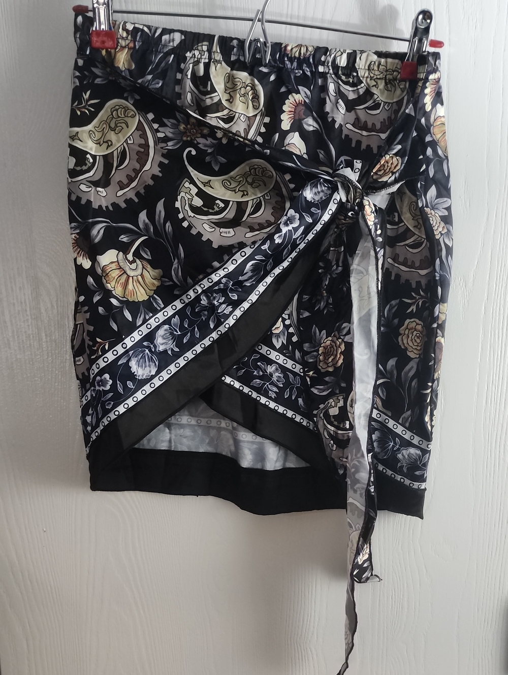 SHEIN Black Floral Wrap Skirt with Cream and Tan Accents